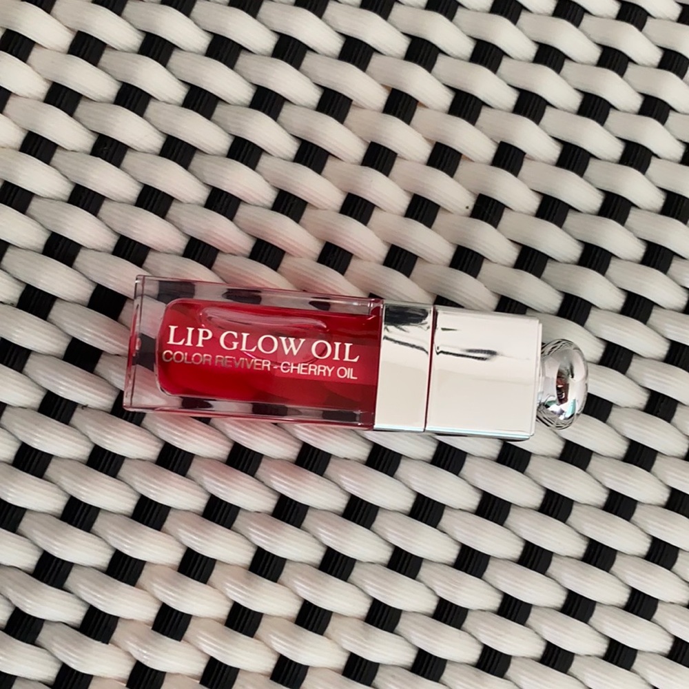Dior “015 Cherry” lip oil